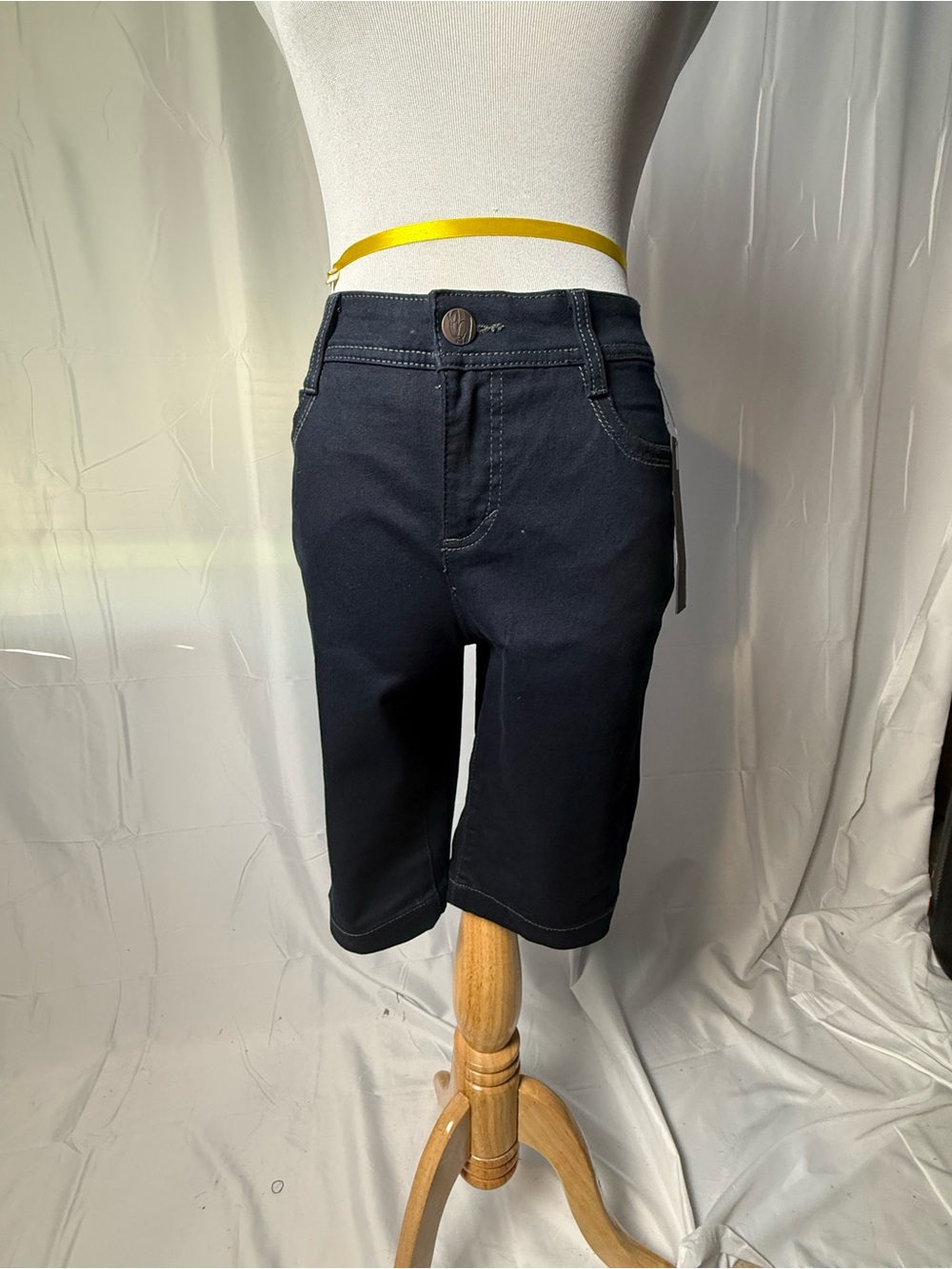 491-Nine West Navy Bermuda Shorts